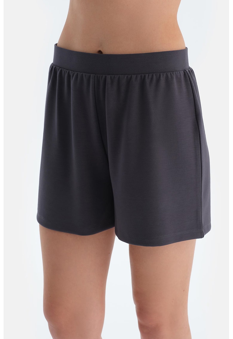 Pantaloni scurti din amestec de modal cu talie inalta Pantaloni scurti din amestec de modal cu talie inalta