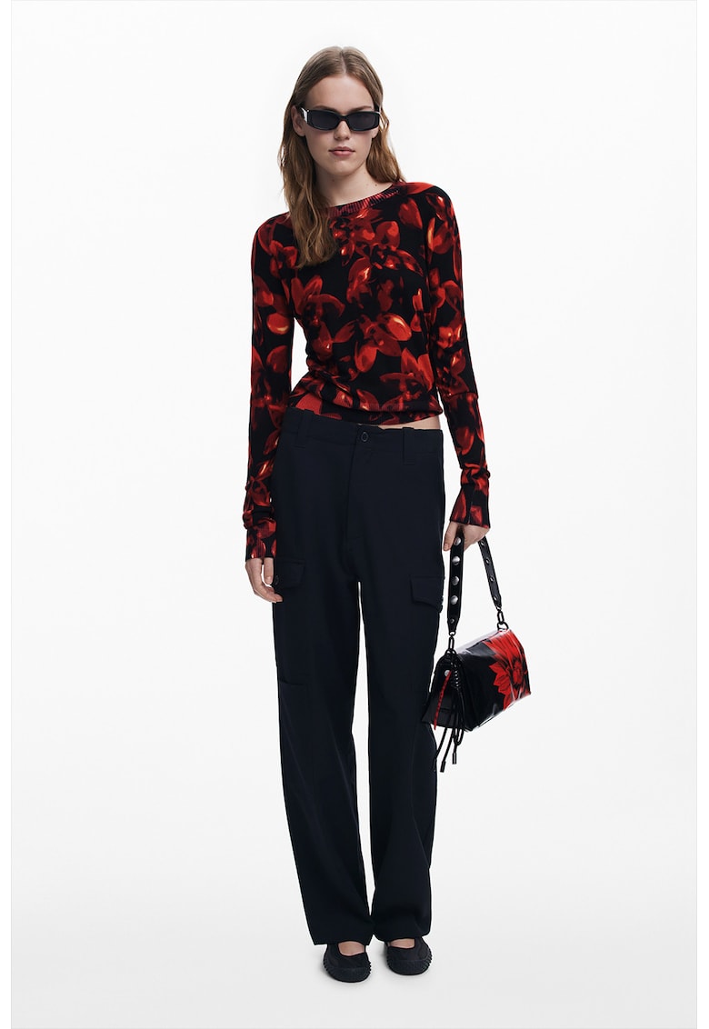 Pulover tricotat fin cu terminatii striate