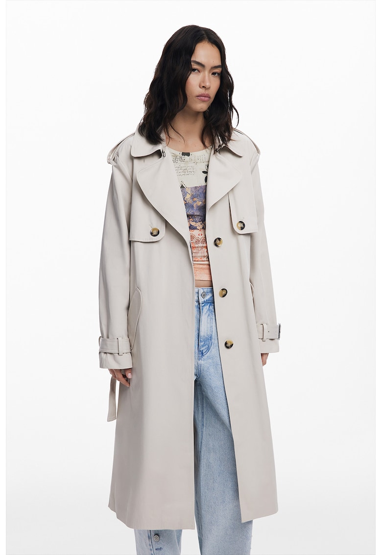 Trenci cu pliuri pe spate Trenci cu pliuri pe spate