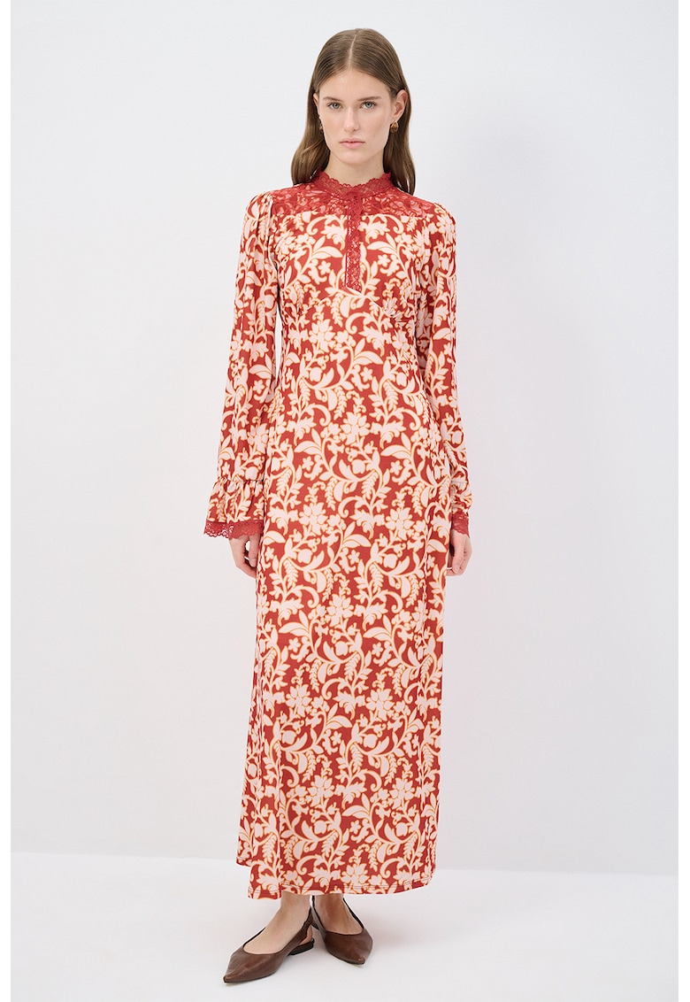 Rochie lunga cu model floral si maneci ample