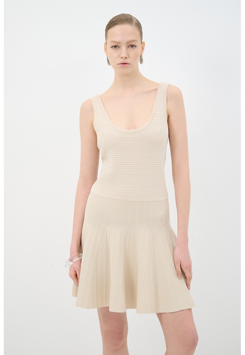 Rochie mini evazata cu decolteu rotund si model in dungi