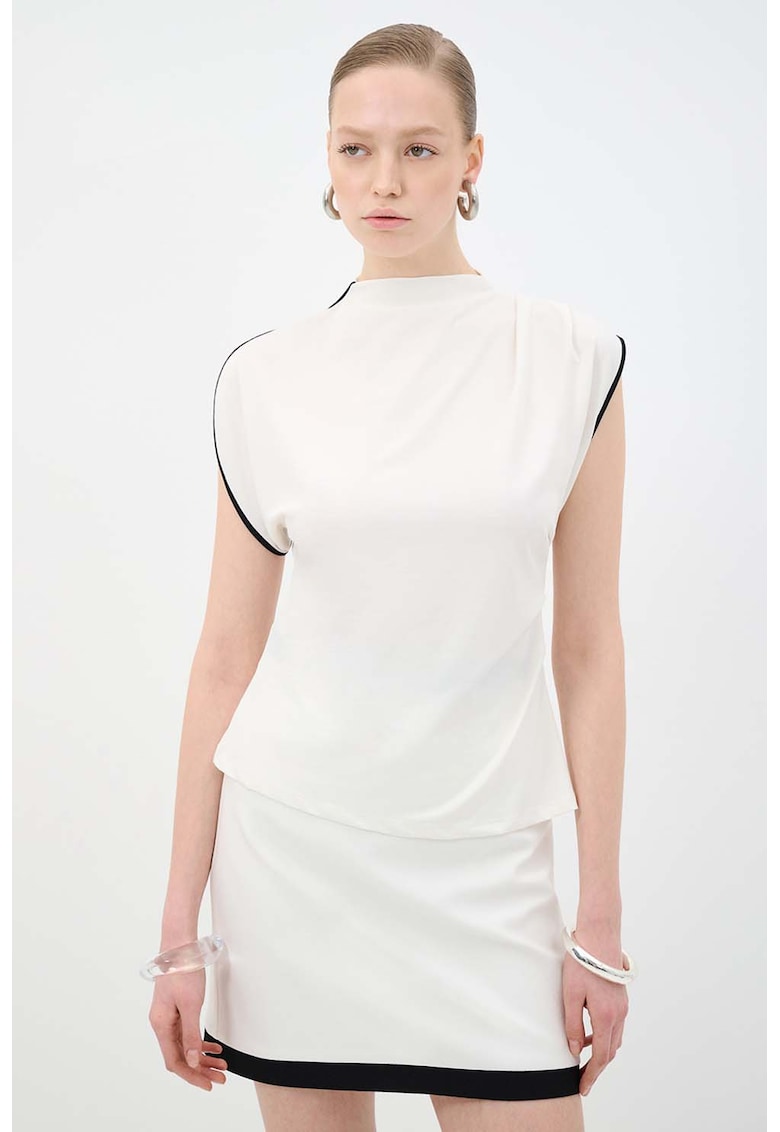 Tricou cu decolteu drapat