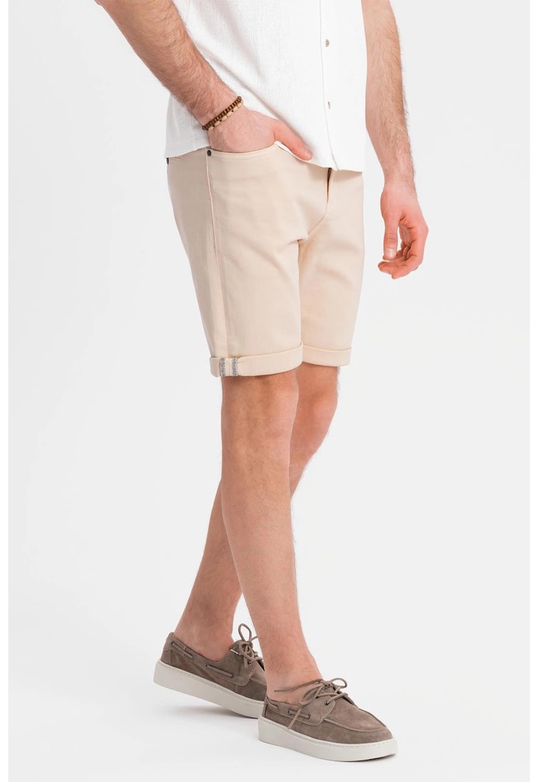 Blugi scurti cu talie medie