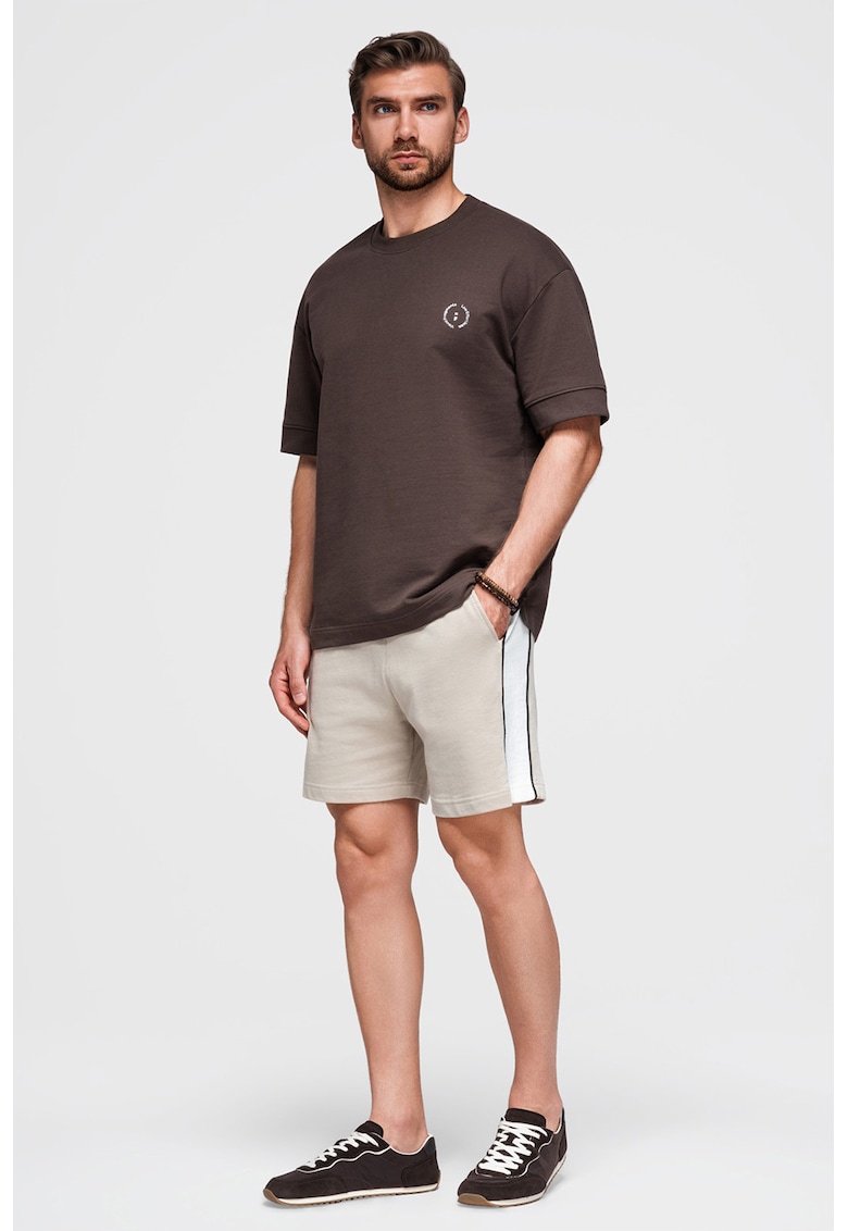 Pantaloni scurti relaxed fit cu buzunare laterale - Bej