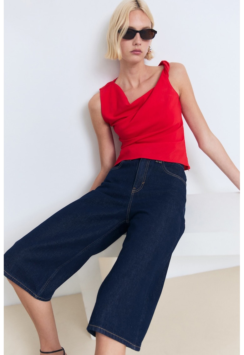 Top cu aspect drapat