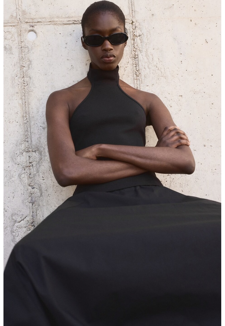 Bluza cu decolteu halter - fara maneci - Negru