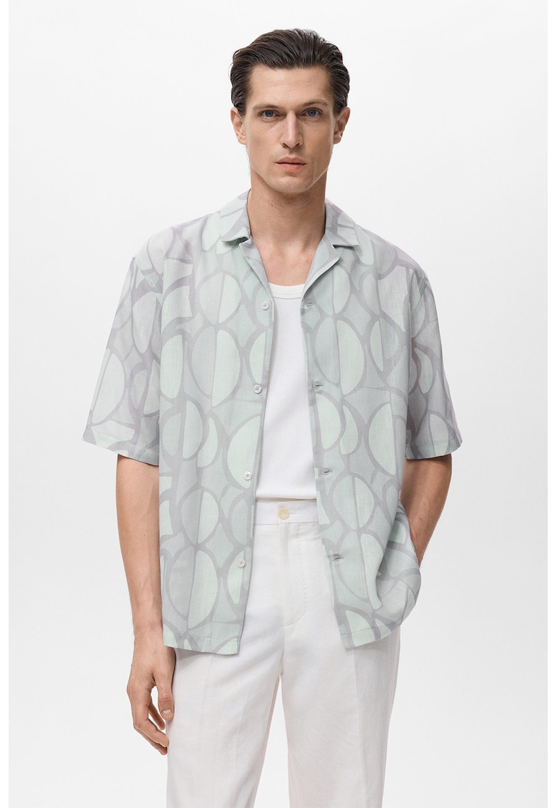 Camasa cu model si revere decupate