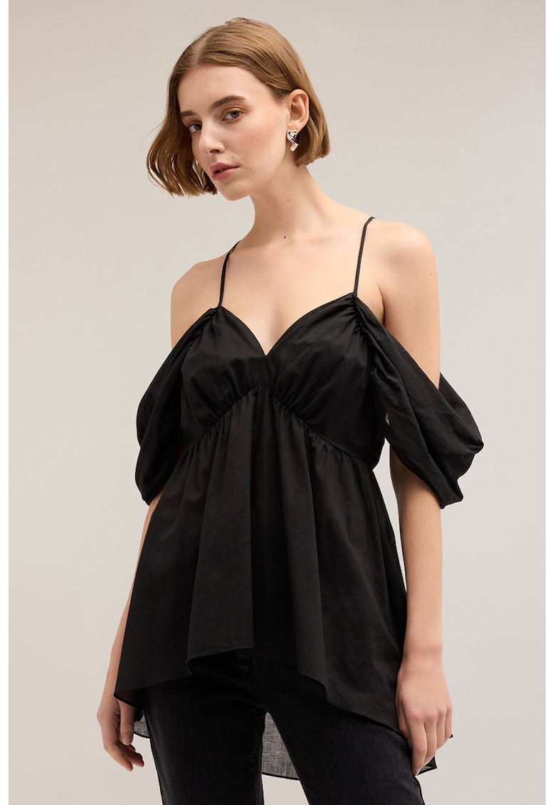 Bluza cu umeri decupati