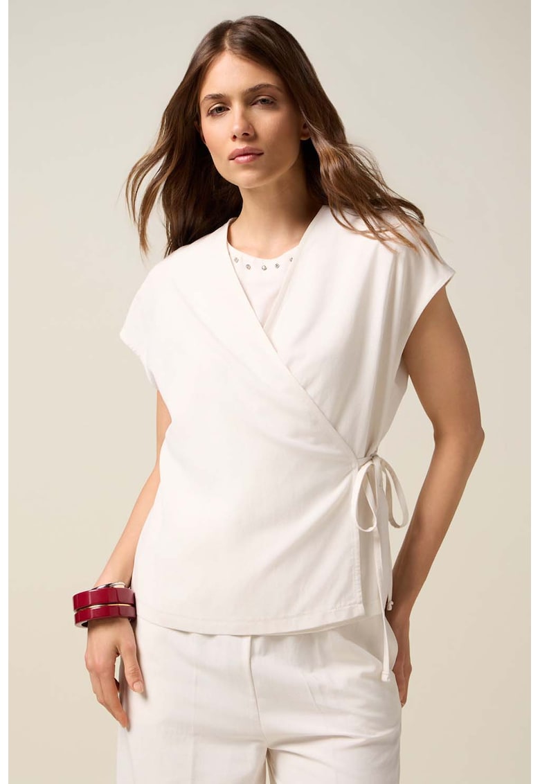 Bluza cu croiala petrecuta