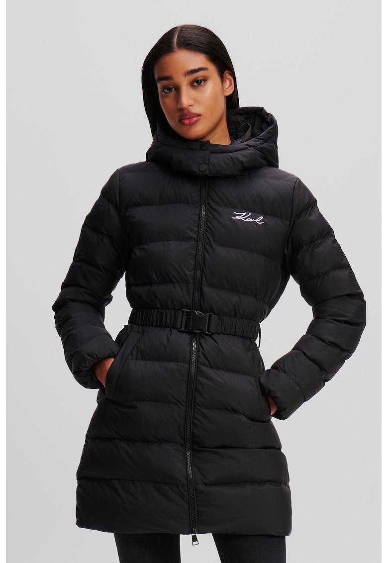 Geaca matlasata cu detalii logo brodate