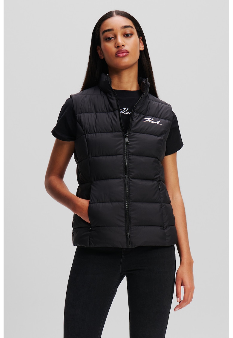 Vesta cu detalii brodate