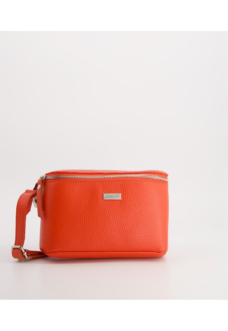 Geanta crossbody din piele naturala - rosie - 13x25x5cm - cu un compartiment interior - cu elemente argintii.
