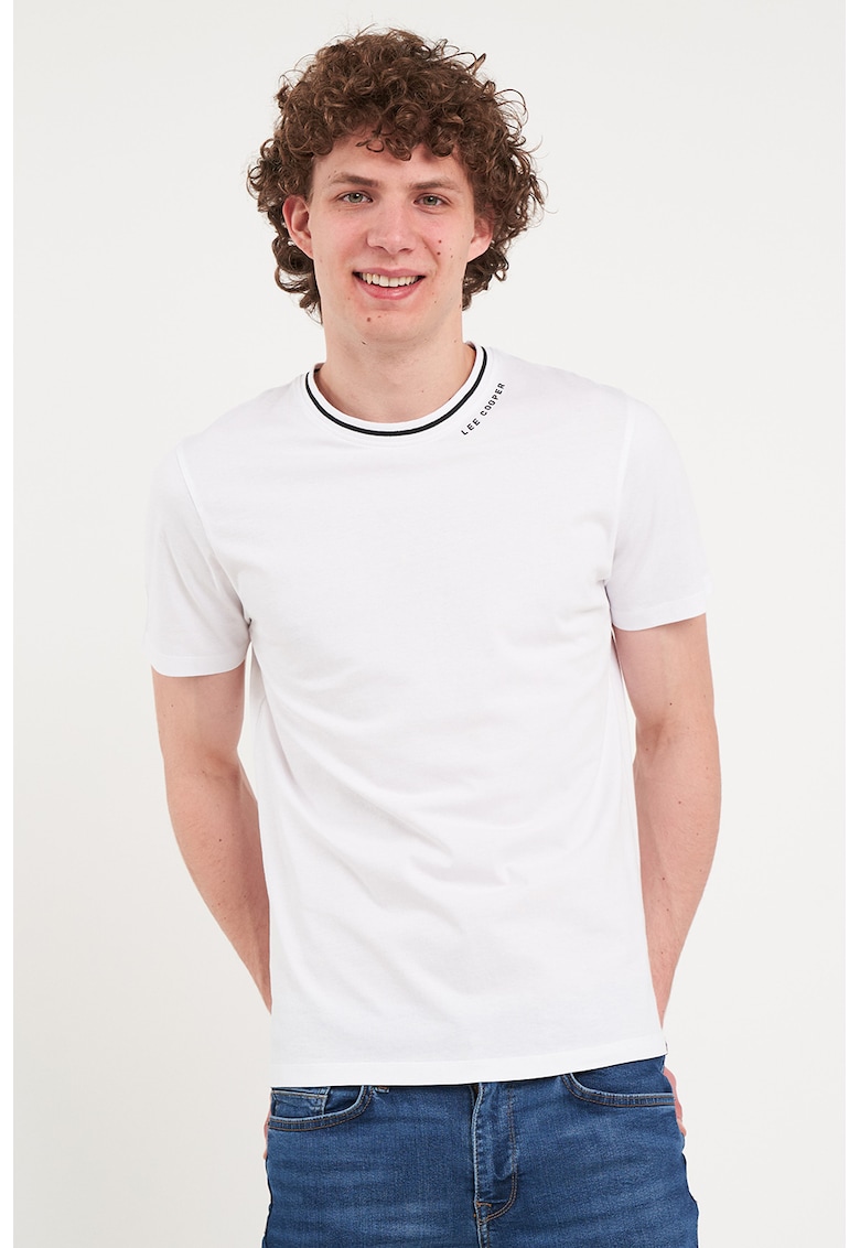 Tricou cu decolteu la baza gatului si imprimeu logo discret - Alb