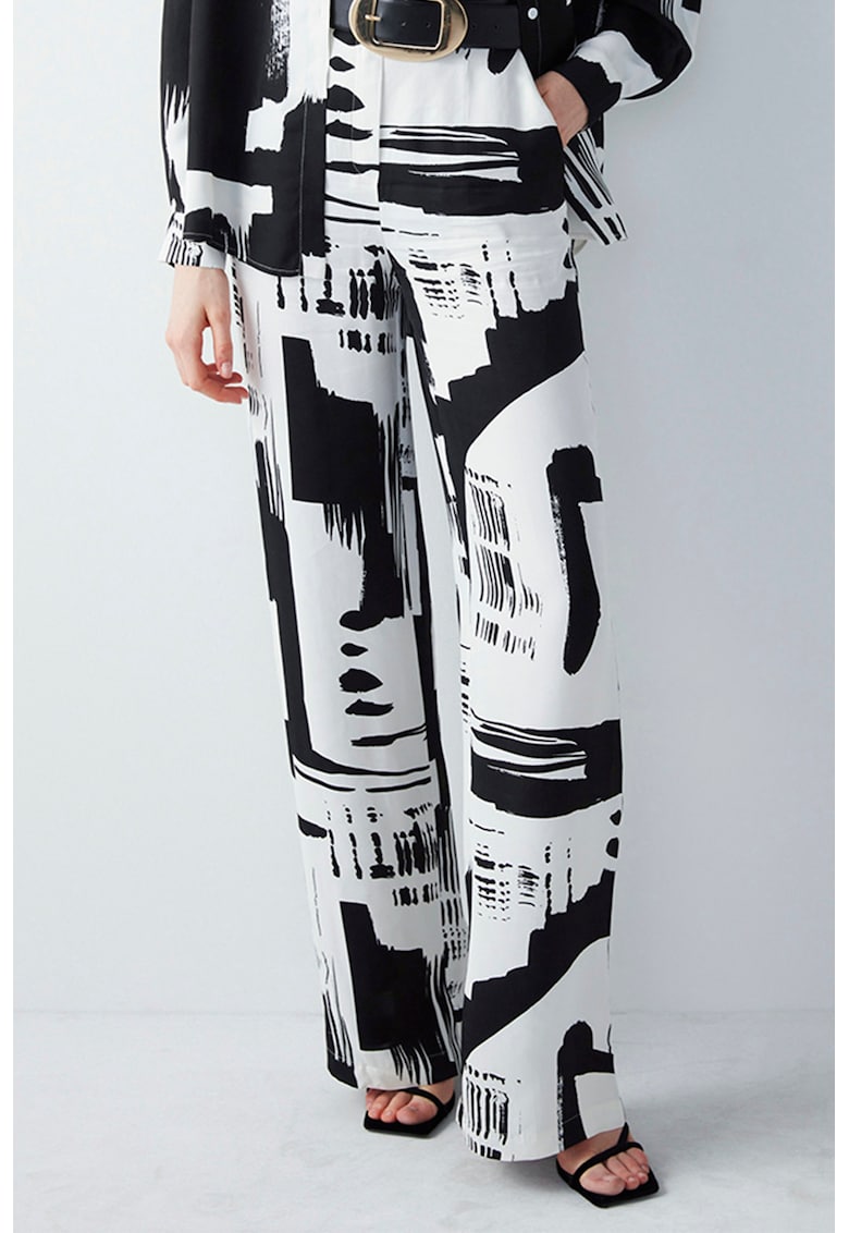 Pantaloni cu croiala dreapta si model abstract