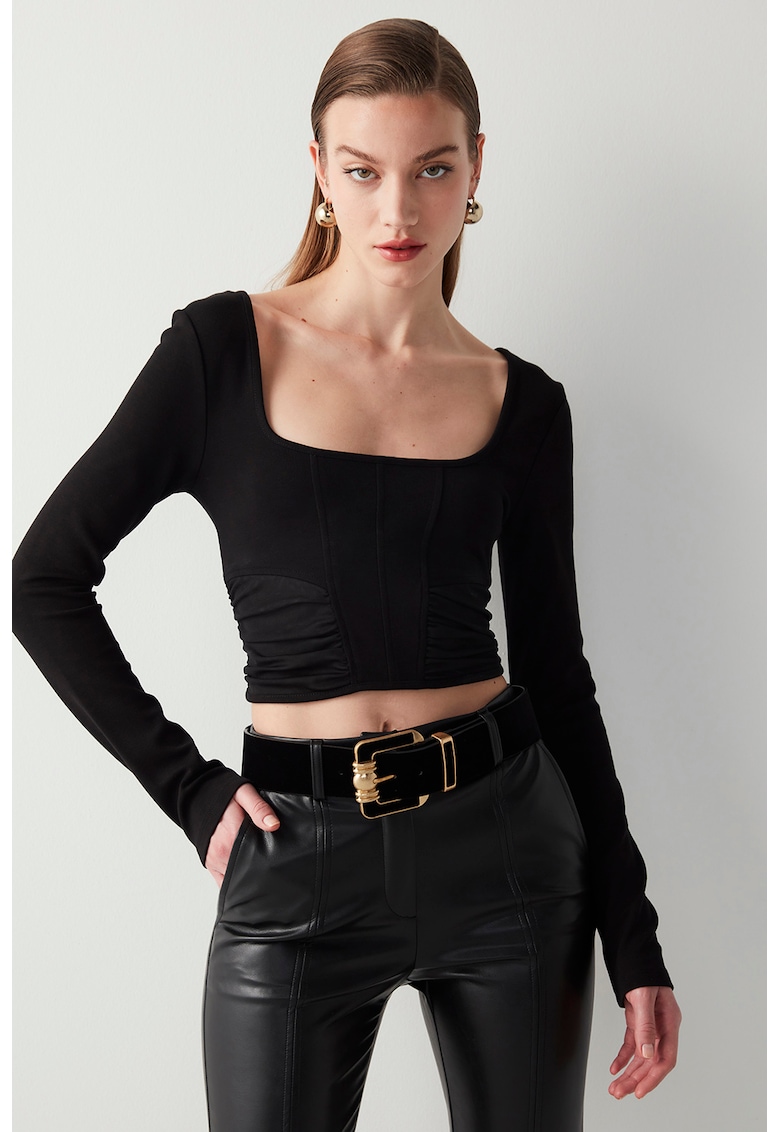 Bluza crop cu decolteu patrat