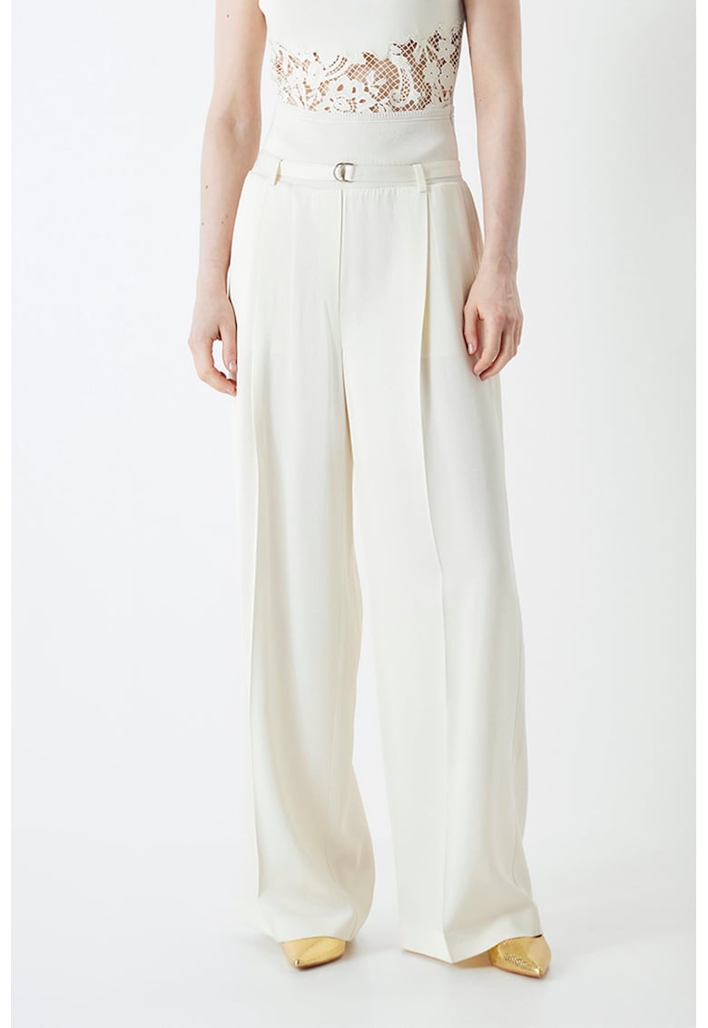 Pantaloni cu croiala ampla si curea skinny