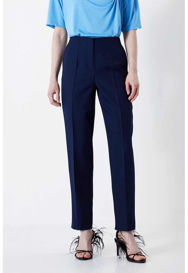 Pantaloni cu pense si talie inalta