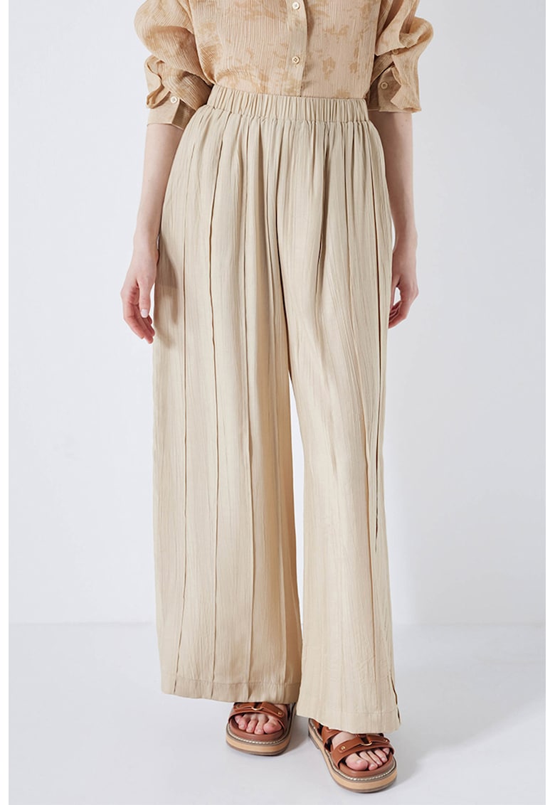 Pantaloni cu croiala ampla