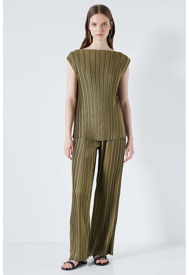 Bluza texturata fara maneci