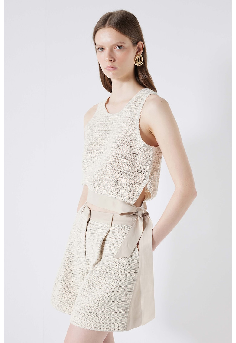 Pulover fara maneci cu decupaje