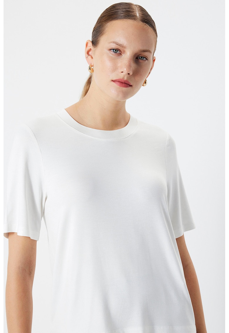 Tricou cu decolteu la baza gatului si model uni