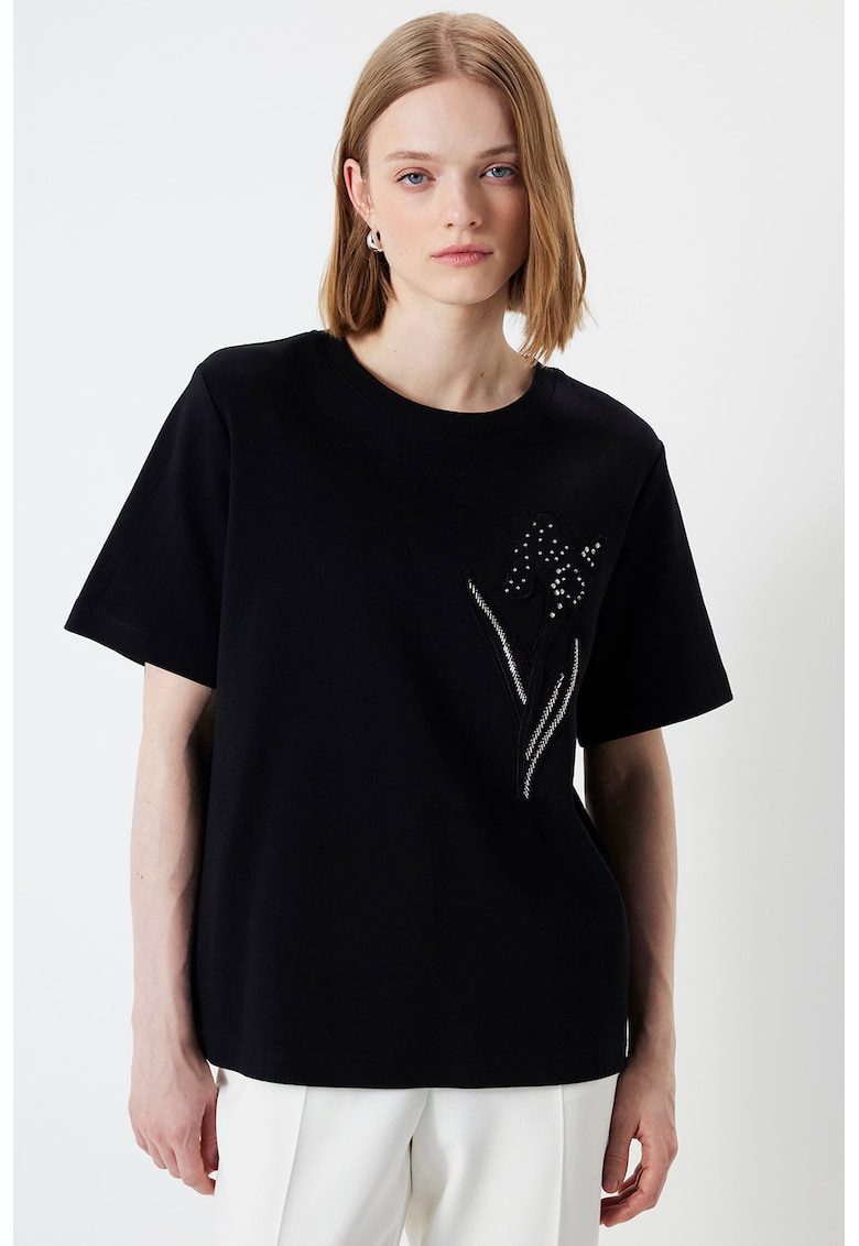 Tricou supradimensionat cu decolteu la baza gatului