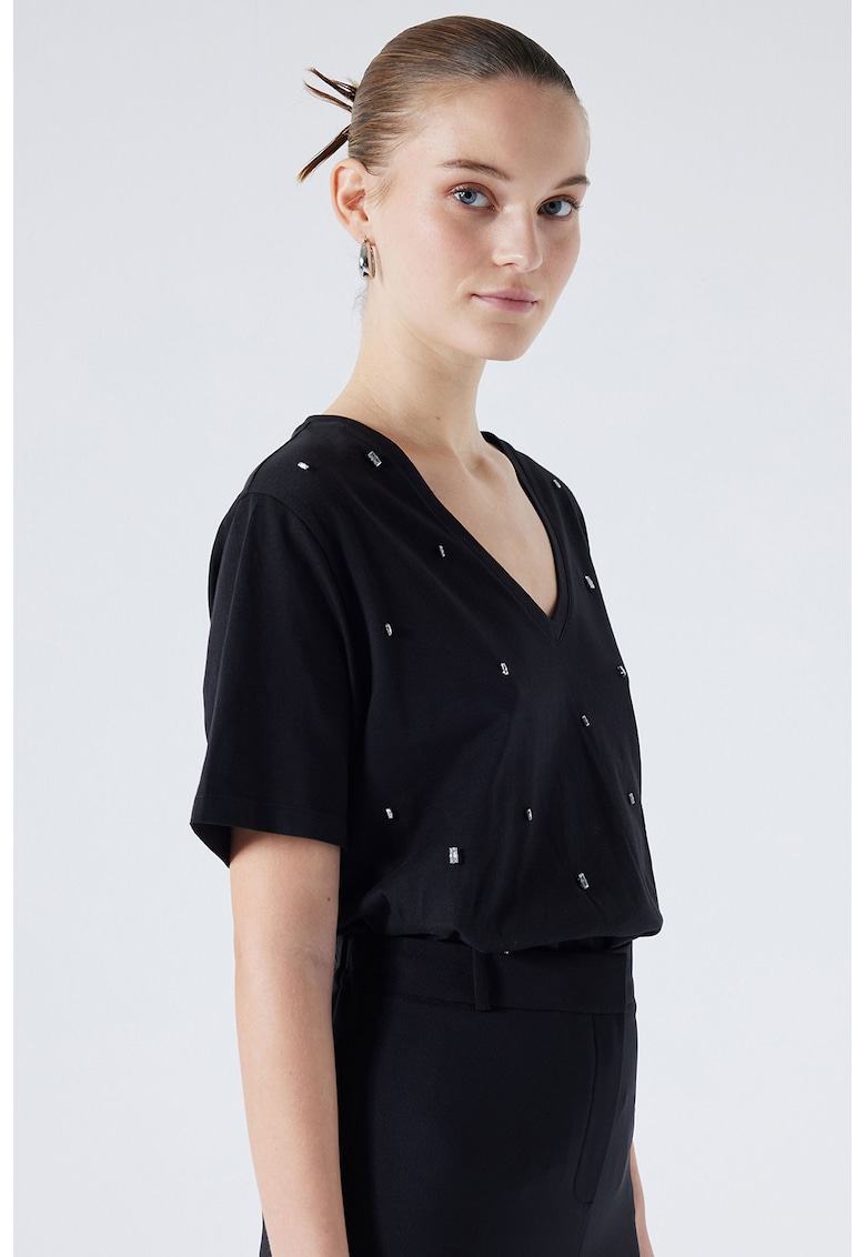 Tricou lejer cu decolteu in V