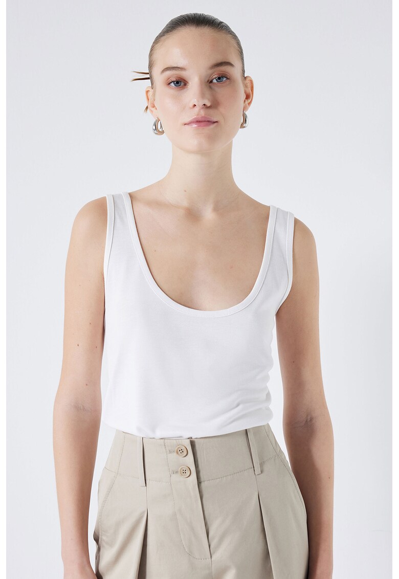 Top cu model uni si decolteu rotund - Alb optic