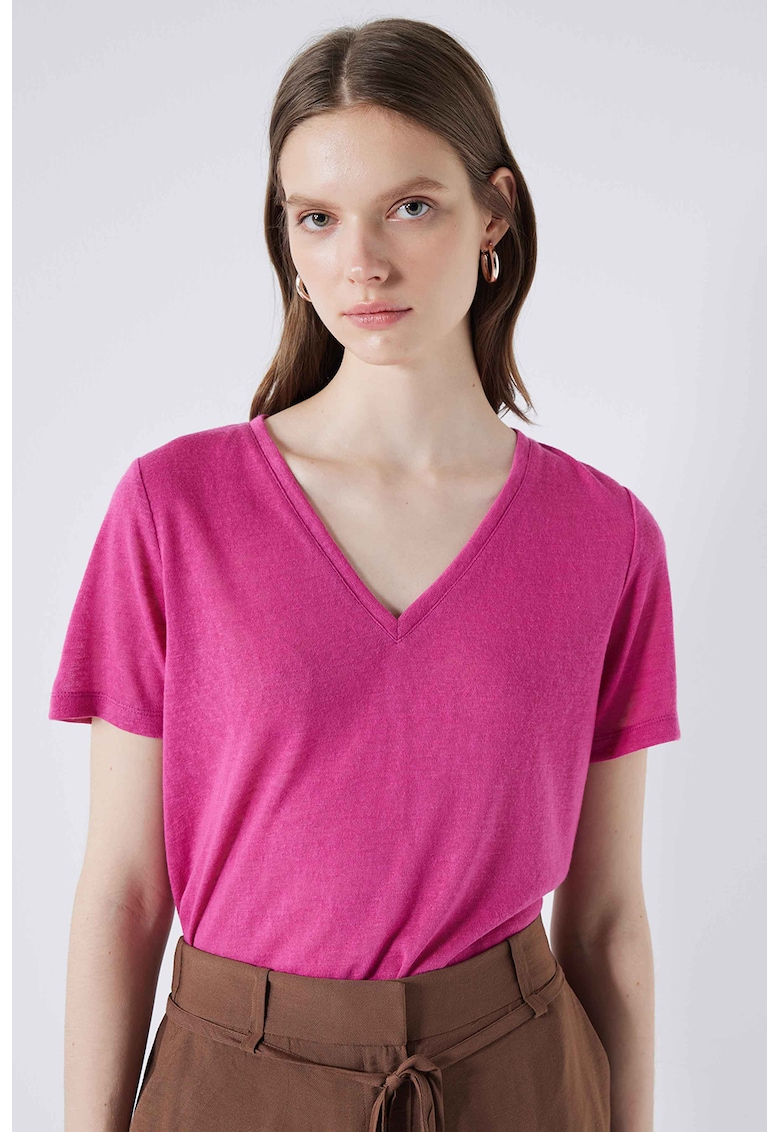 Tricou cu model uni si decolteu in V