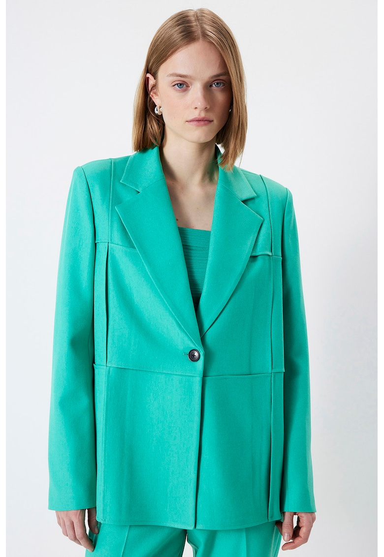 Sacou lejer cu revere decupate