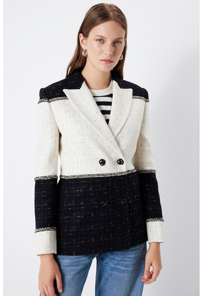 Sacou cu model in doua tonuri si revere ascutite