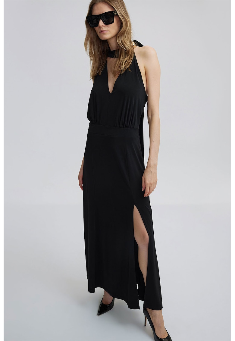 Rochie cu croiala pe bie si decupaje