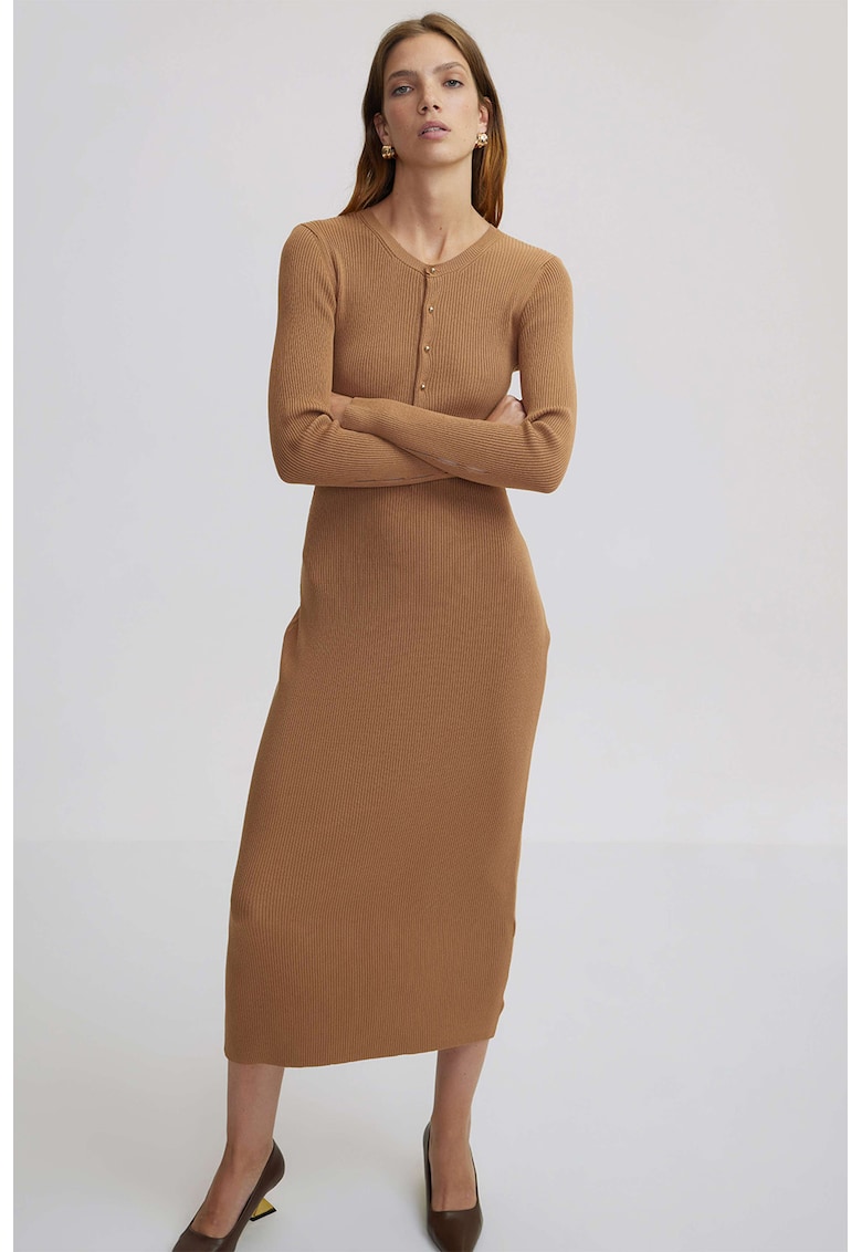 Rochie tricotata cu decupaje