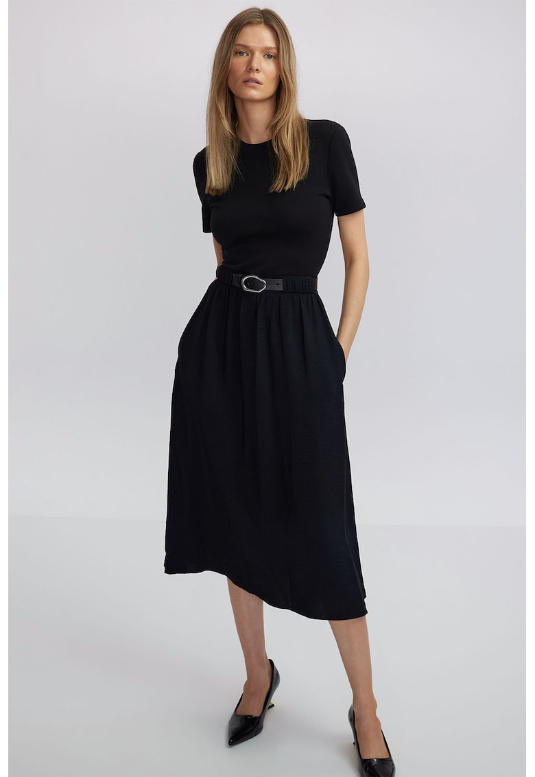 Rochie evazata cu maneci scurte - Negru