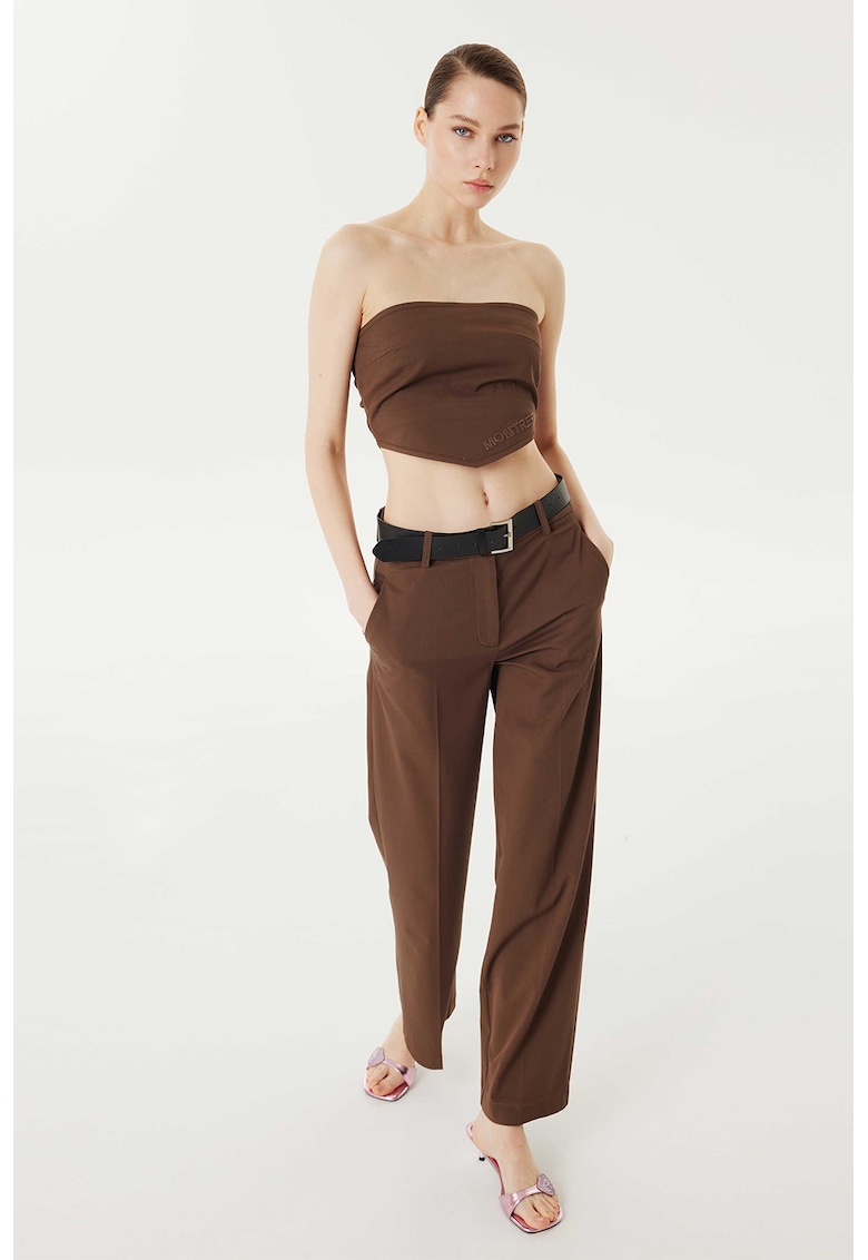 Pantaloni drepti cu o curea