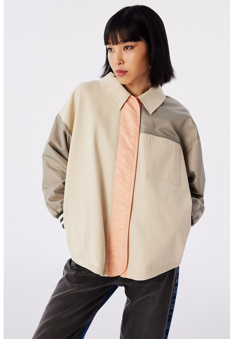 Jacheta supradimensionata cu garnituri contrastante