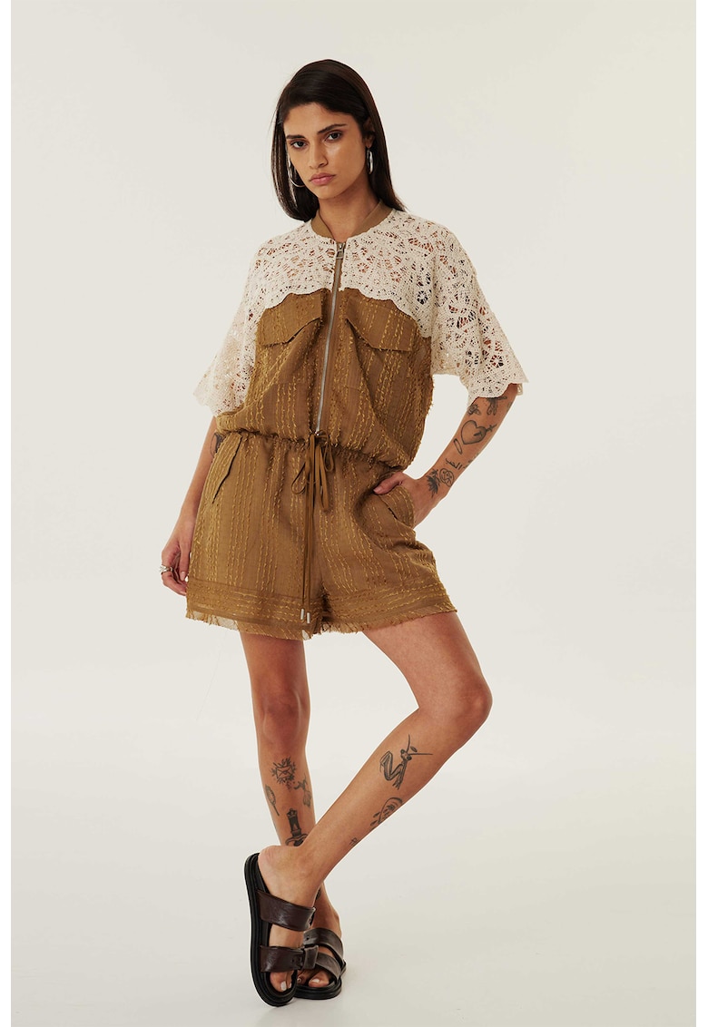 Jacheta cu garnitura de macrame si guler baseball