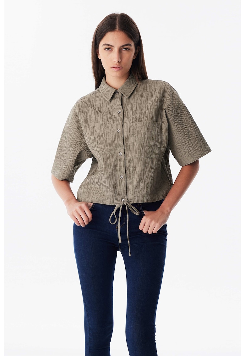 Camasa lejera cu buzunar pe piept