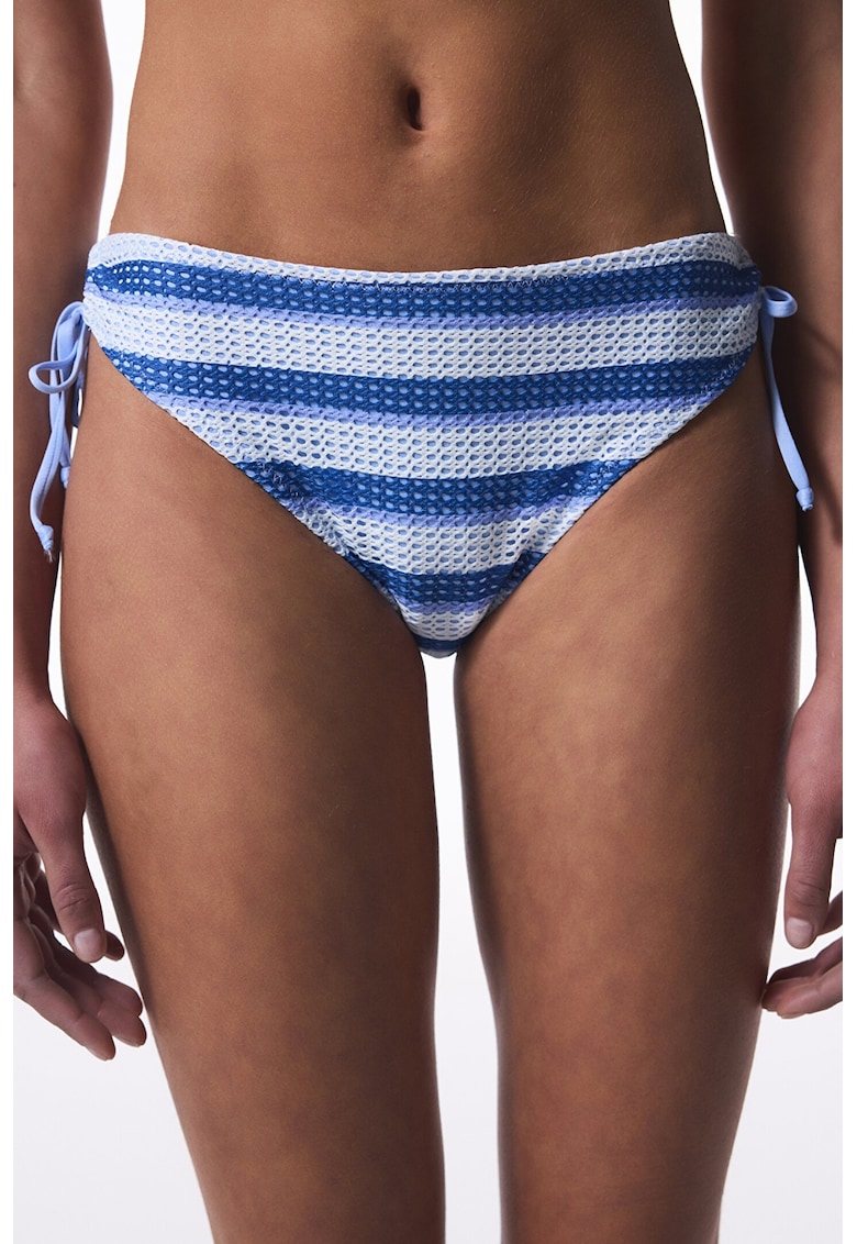 Slip brazilian cu aspect tricotat - model in dungi si snur lateral