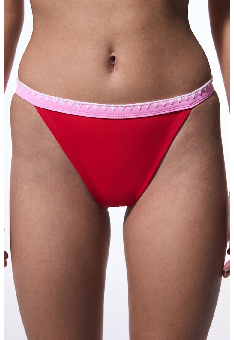 Bikini cu model uni Bikini cu model uni