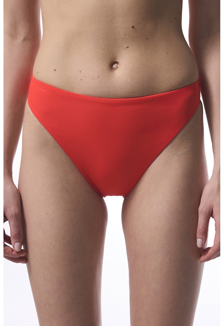 Bikini cu model uni Bikini cu model uni