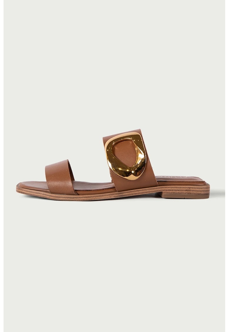 Papuci flip-flop de piele cu aplicatie metalica