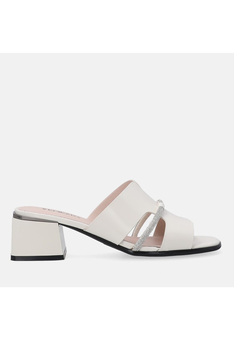 Papuci cu toc masiv din piele lacuita