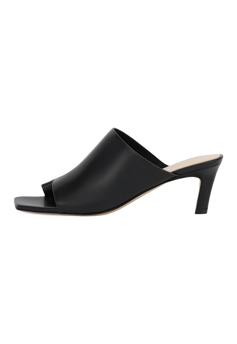 Saboti de piele cu varf decupat