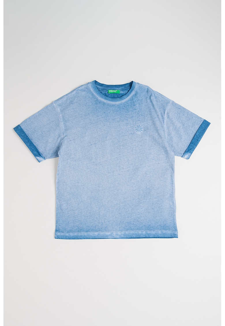 Tricou cu aspect deteriorat