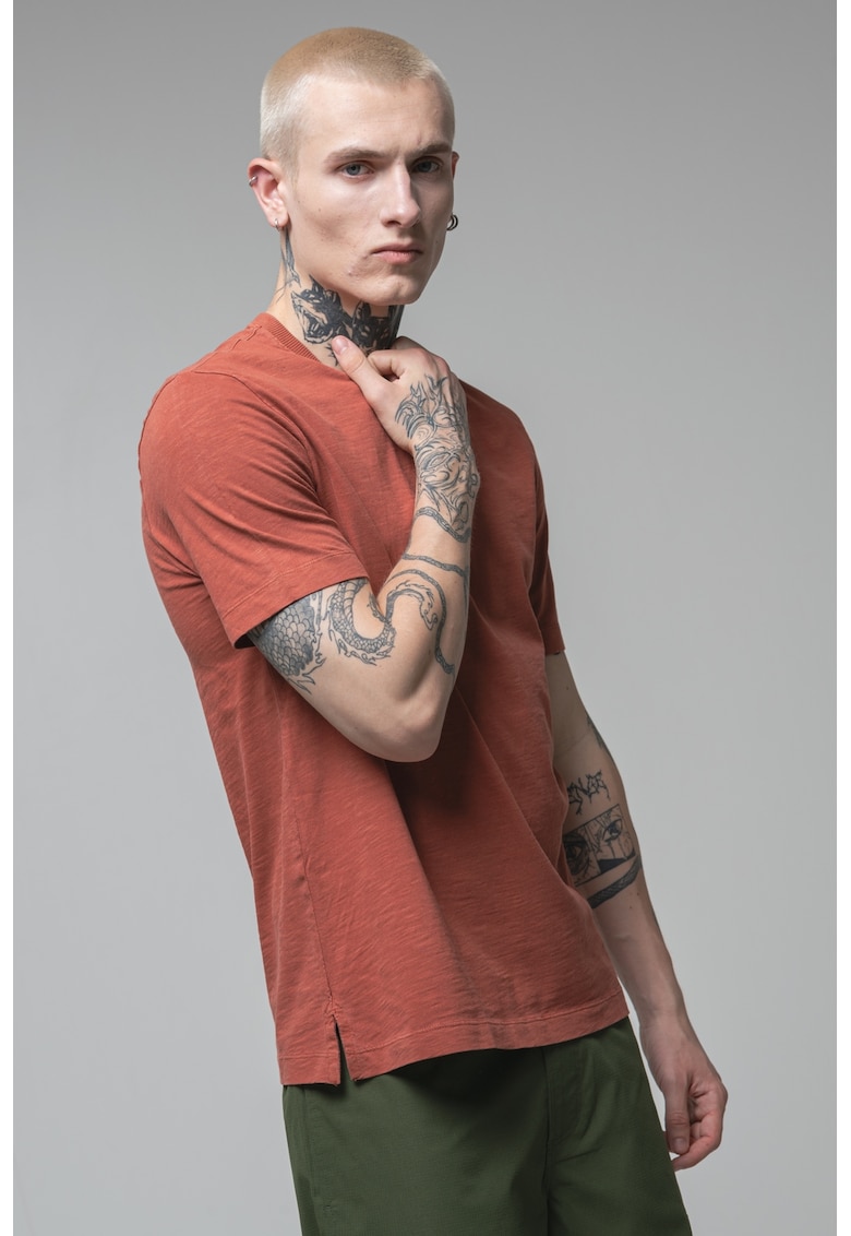 Tricou cu decolteu rotund - Caramiziu