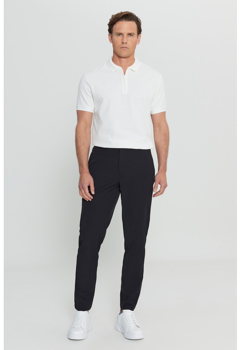 Pantaloni conici cu talie medie