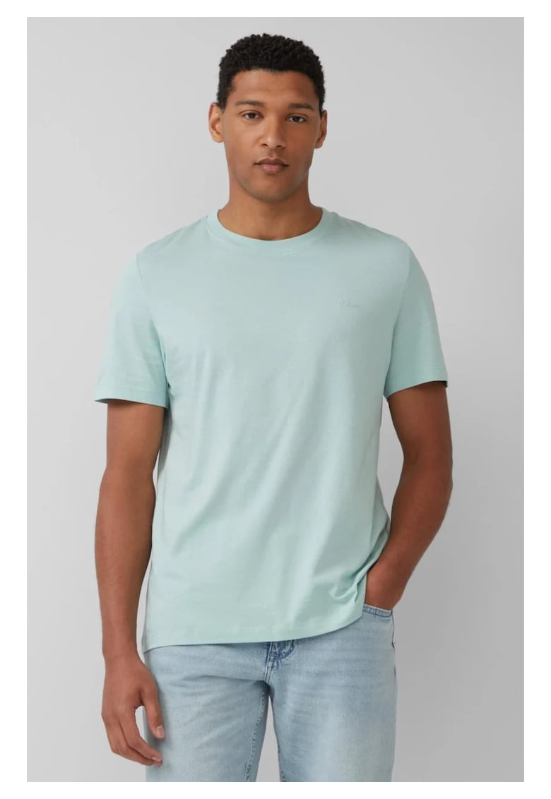 Tricou cu model uni si decolteu la baza gatului