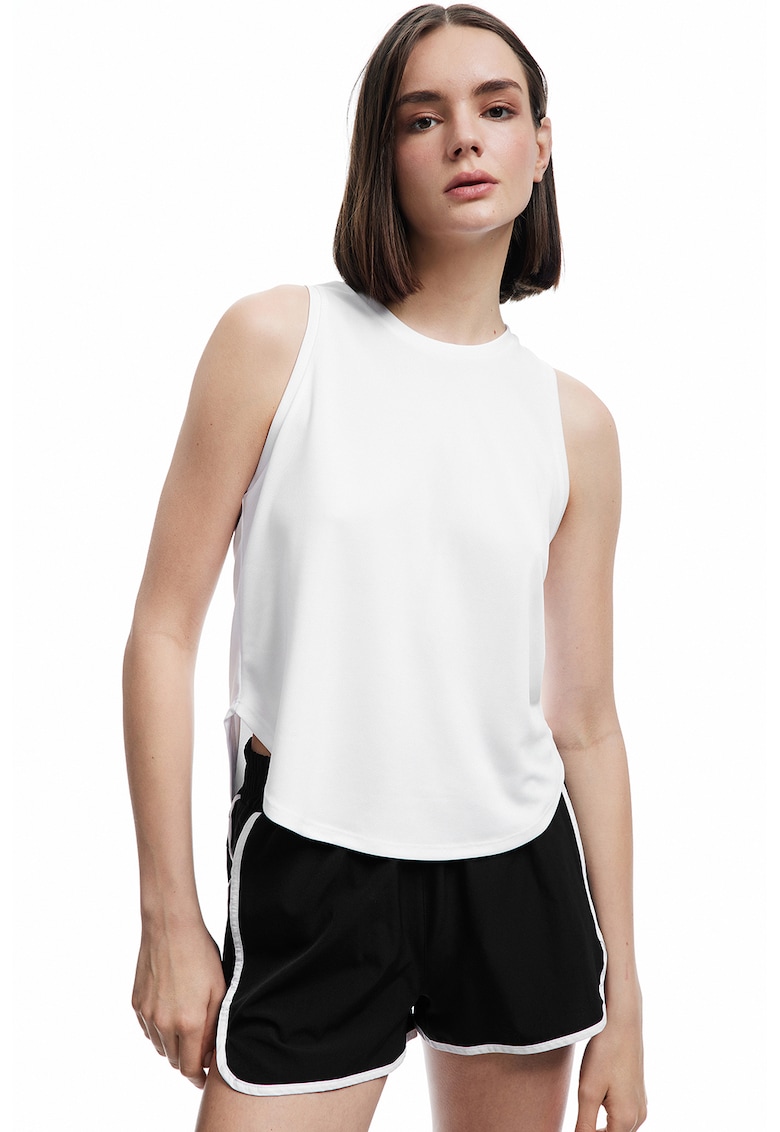 Top uni cu decolteu la baza gatului