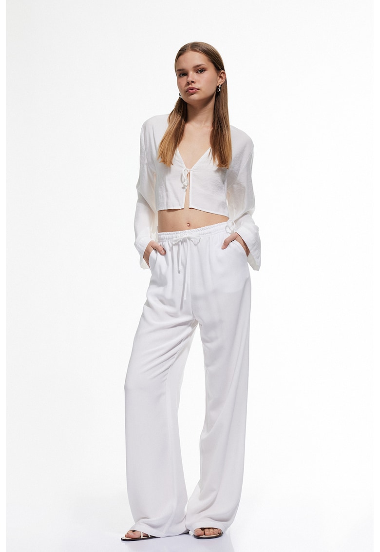 Pantaloni largi cu snur de ajustare